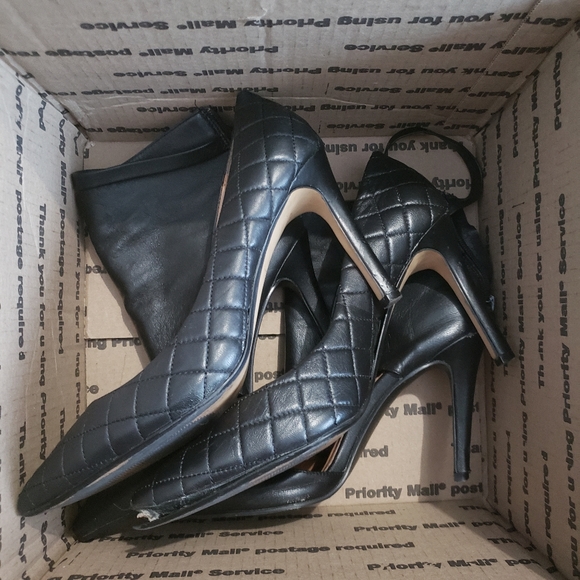 🌻🎉Assortment of Women's shoes bundled! - Picture 2 of 12